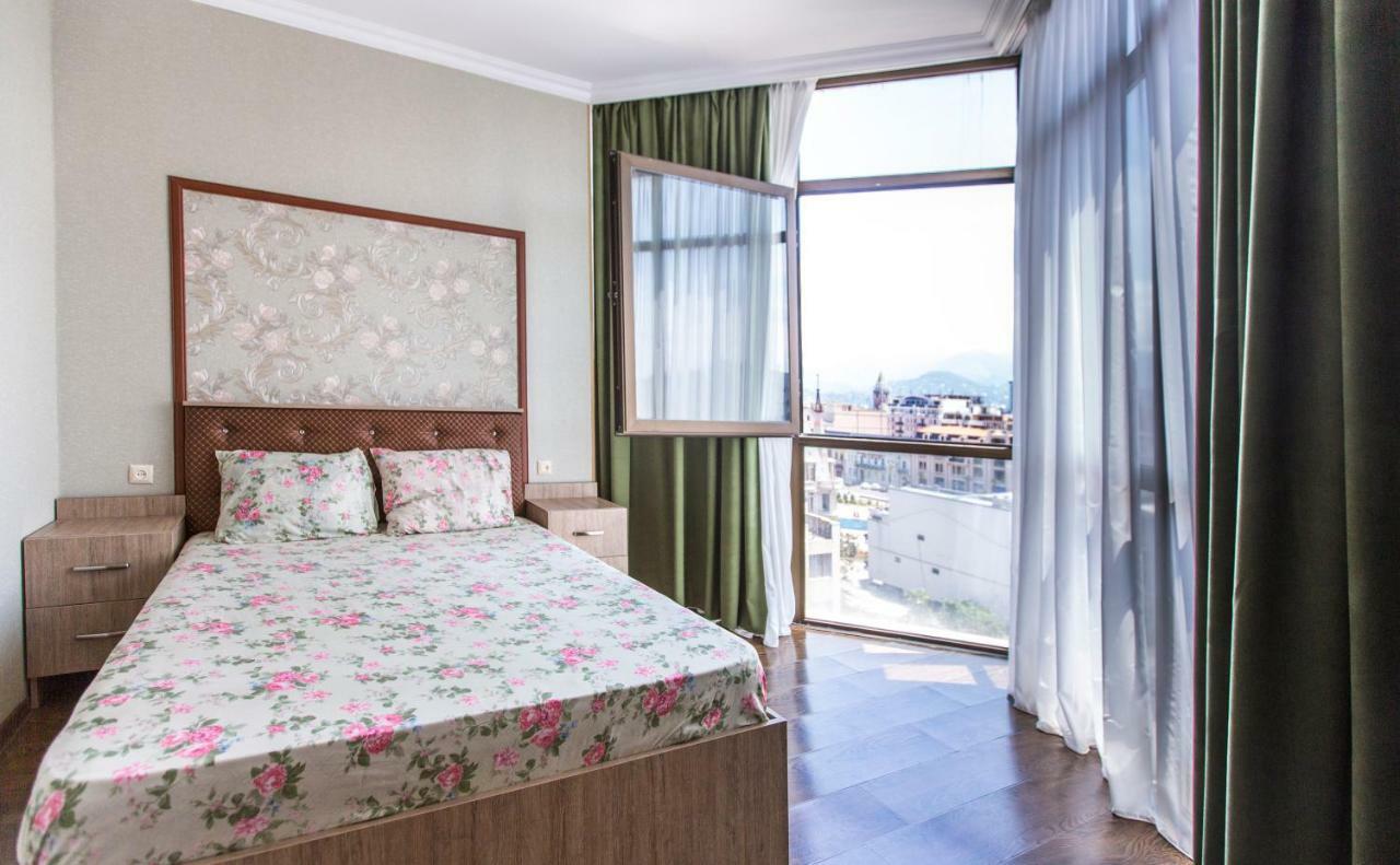 Apartament On Rustaveli Batumi Kültér fotó