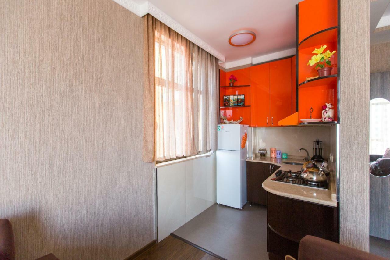 Apartament On Rustaveli Batumi Kültér fotó